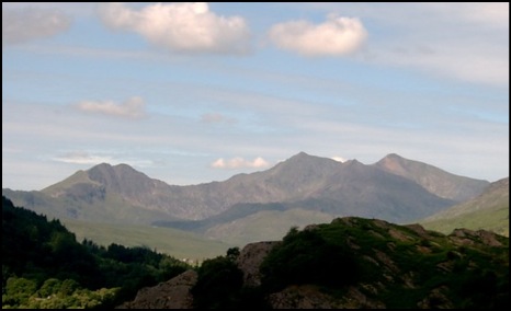 Another view of the Snowdon Horseshoe .